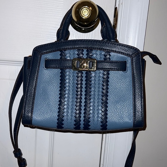 Michael Kors New w/o tags navy and light blue woven handbag - Picture 2 of 7